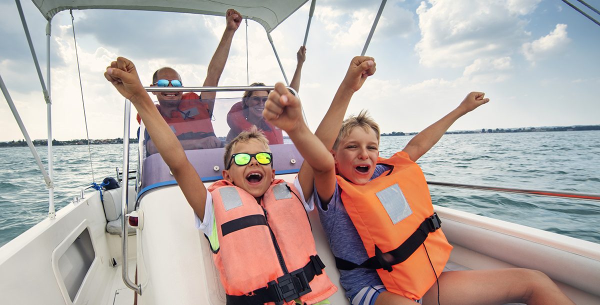 6 Tips to Stay Safe While Boating This Summer
